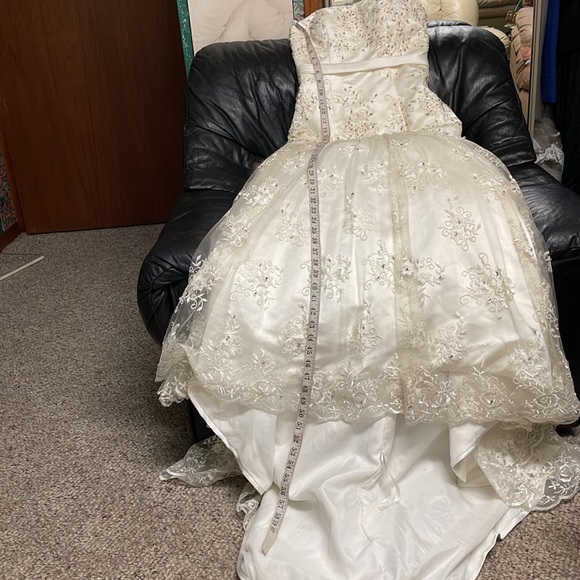 Wedding dress - Picture 6 of 11